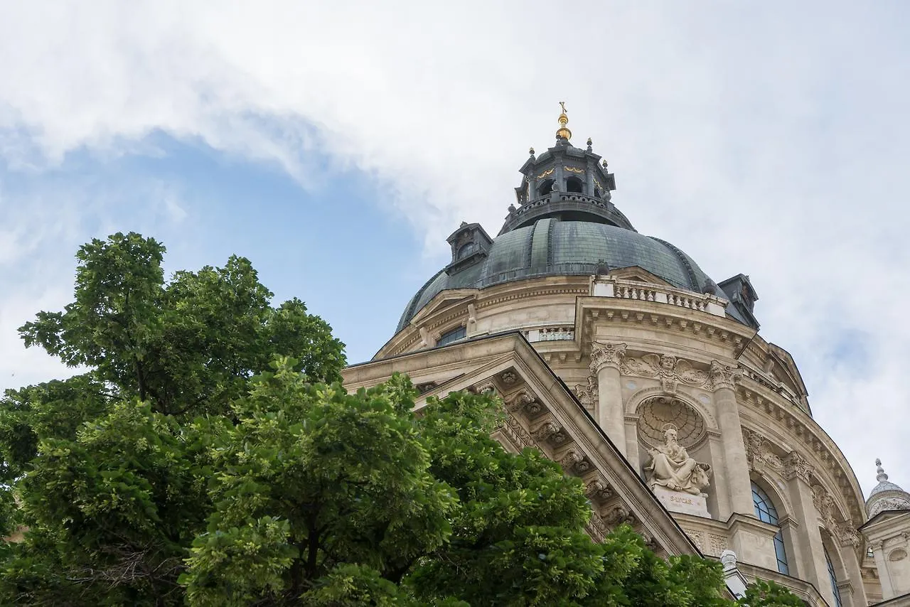 Opera Elegance Andrassy Apartment Budapest Hungary